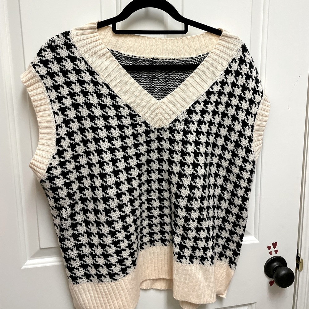Houndstooth Sweater Vest